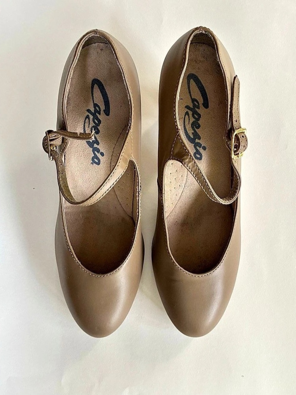Capezio Tan Footlight Character Dance Shoe Leather 2.5” Heels  US 6